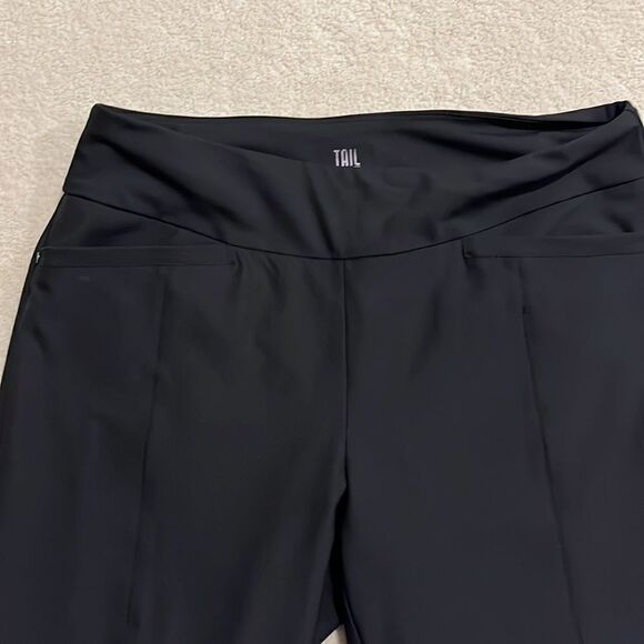 Tail Ladies Mulligan 22” Pull On Golf Capris. Size 8 - Picture 2 of 12